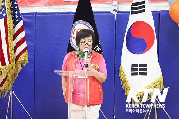 취임사를 하고 있는 문춘희 회장