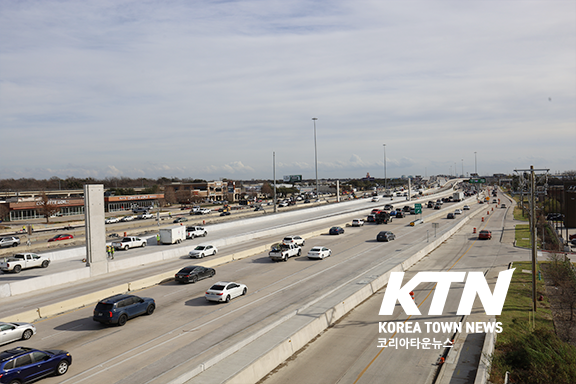 공사가 한창인  I-35 캐롤튼지역