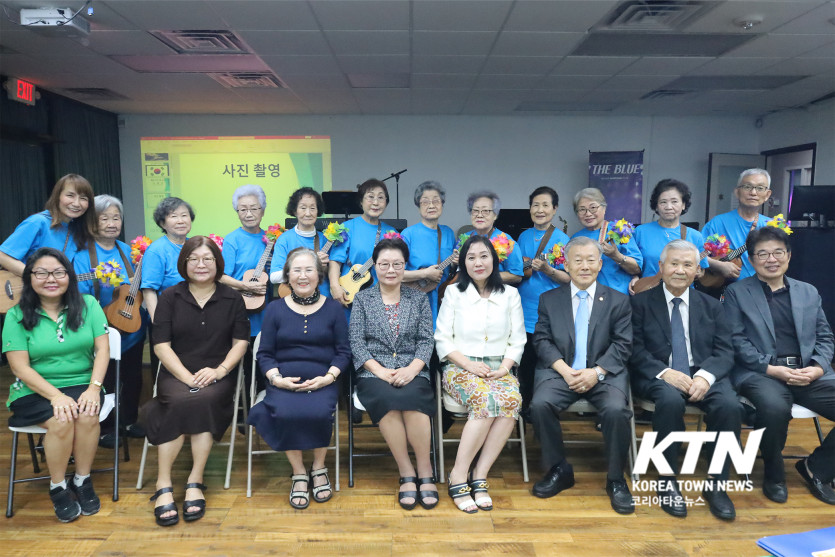 2. 달라스한국노인회의 추석잔치에 각계 각층의 동포들이 함께 했다.