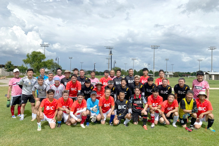 제1회 BIC FC 친선 축구 대회가 지난 6월 27일(일) 오후 4시 코펠에 위치한 웨건 휠 공원(Wagon Wheel Park) 축구 경기장에서 열렸다.